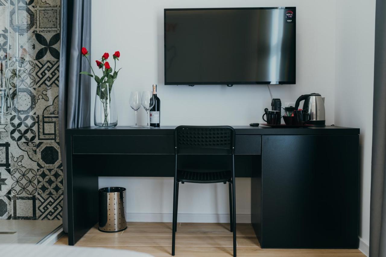 Poppy Downtown Suites Sarajevo SJJ Buitenkant foto