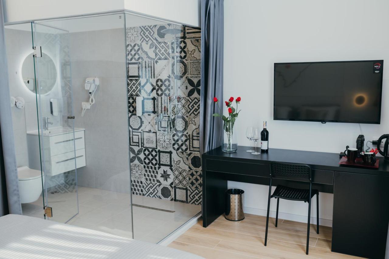 Poppy Downtown Suites Sarajevo SJJ Buitenkant foto